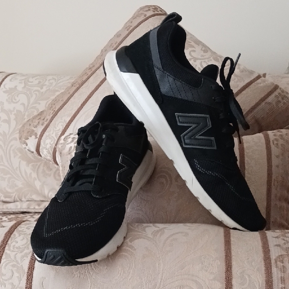New Balance Other - New Balance Black and White Sneakers with Cushioned Sole